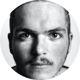 Shape=Round, Person=Bradlee Goff